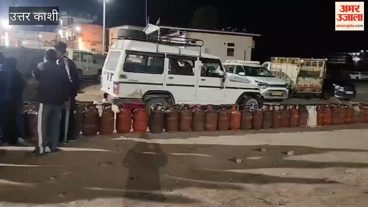 VIDEO: Cooking Gas Shortage in Barkot; Consumers Queue Up at Ramlila Ground Since Late Night