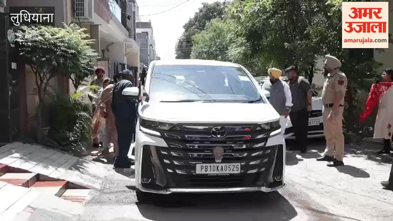 Mathura Boat Tragedy MLA Arrives to Meet Families of Deceased from Ludhiana