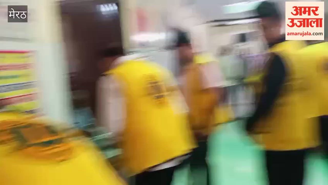 Meerut: Club fed food to needy people