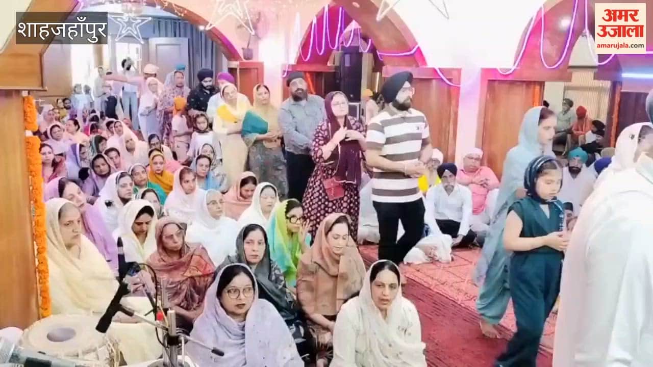 congregation was delighted by the Guruvani Kirtan of the Ragi Jatha of Amritsar in Shahjahanpur