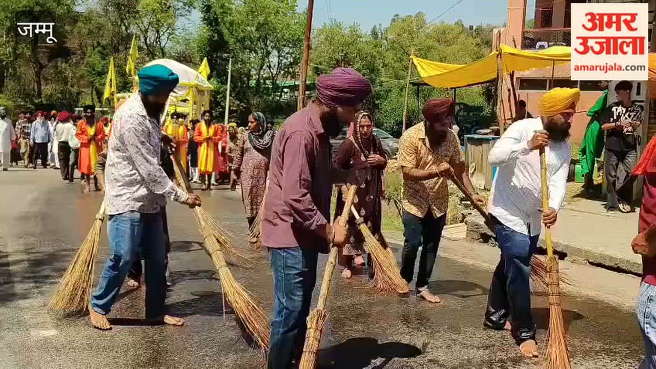 A grand Nagar Kirtan was held in Pouni, enthusiasm was seen on the birth anniversary of the Khalsa Panth.