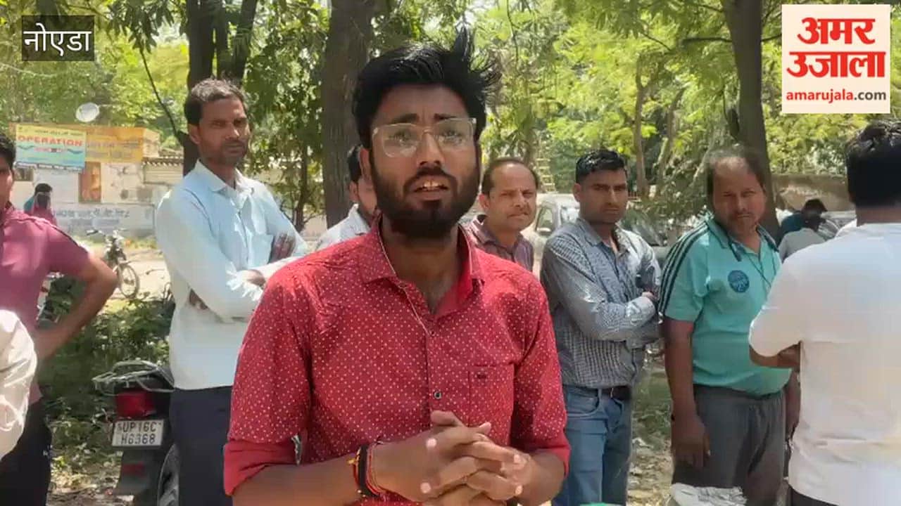 A long queue for gas cylinders formed outside a gas agency located in Kasna, Greater Noida