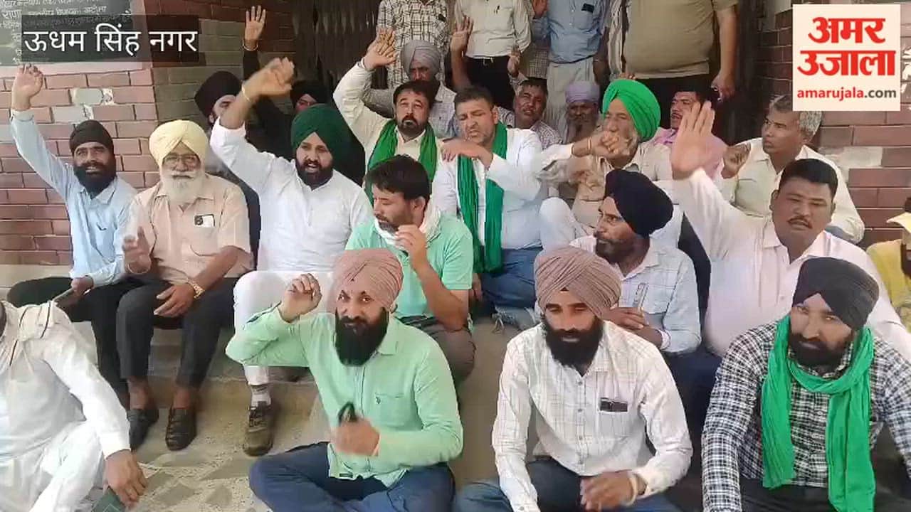 Farmers staged a sit-in at the tehsil in Khatima demanding the start of wheat procurement at purchasing centres