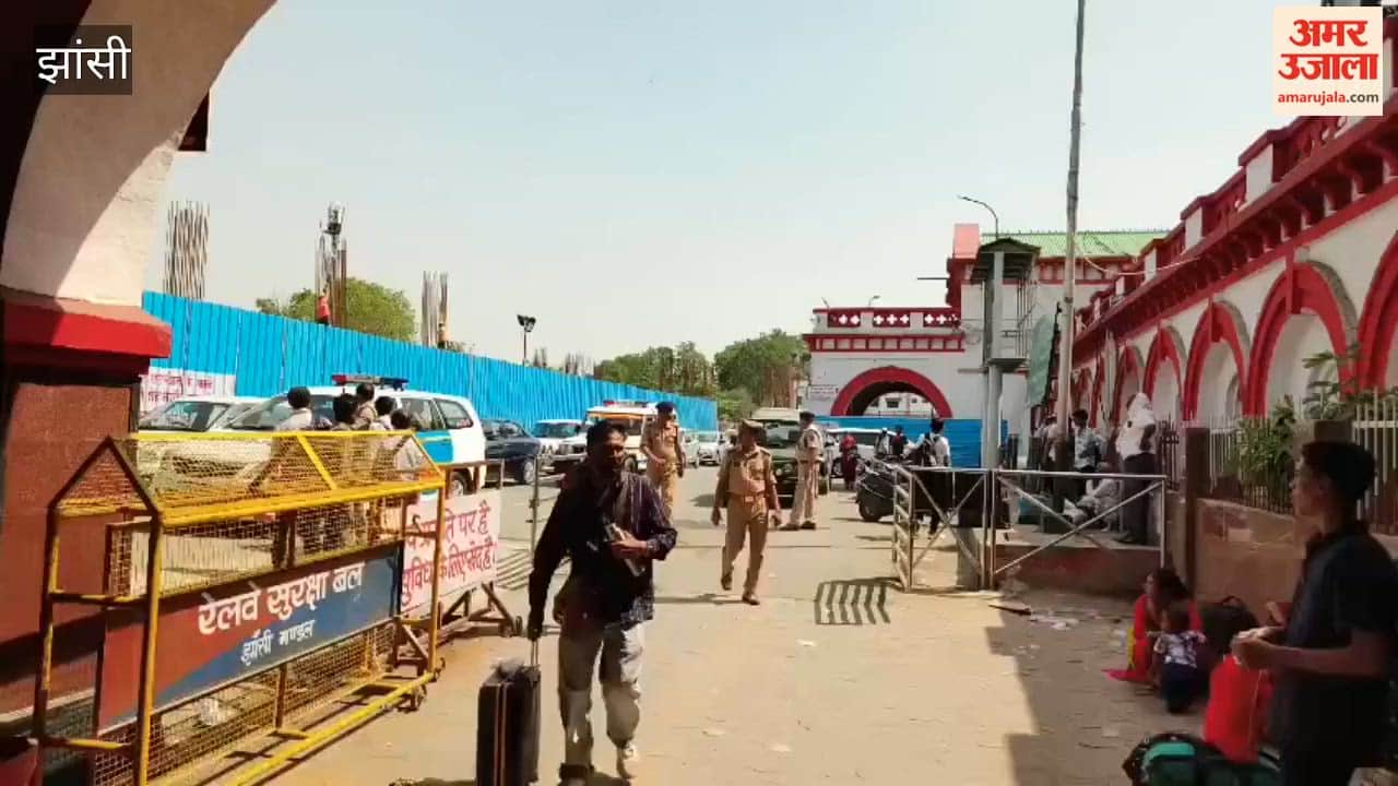 Punjab Mail stopped by chain pulling for Uma Bharti who was eating Kulfi