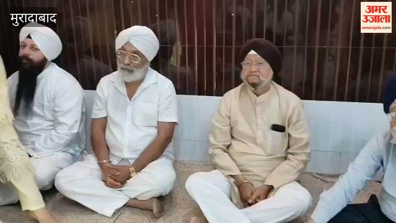 Diwan decorated in Gurdwara Singh Sabha on Baisakhi, atmosphere echoed with Shabd Kirtan