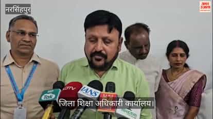 Narsinghpur News: Girls excel in results, toppers honored uniquely by being seated on DEO’s chair