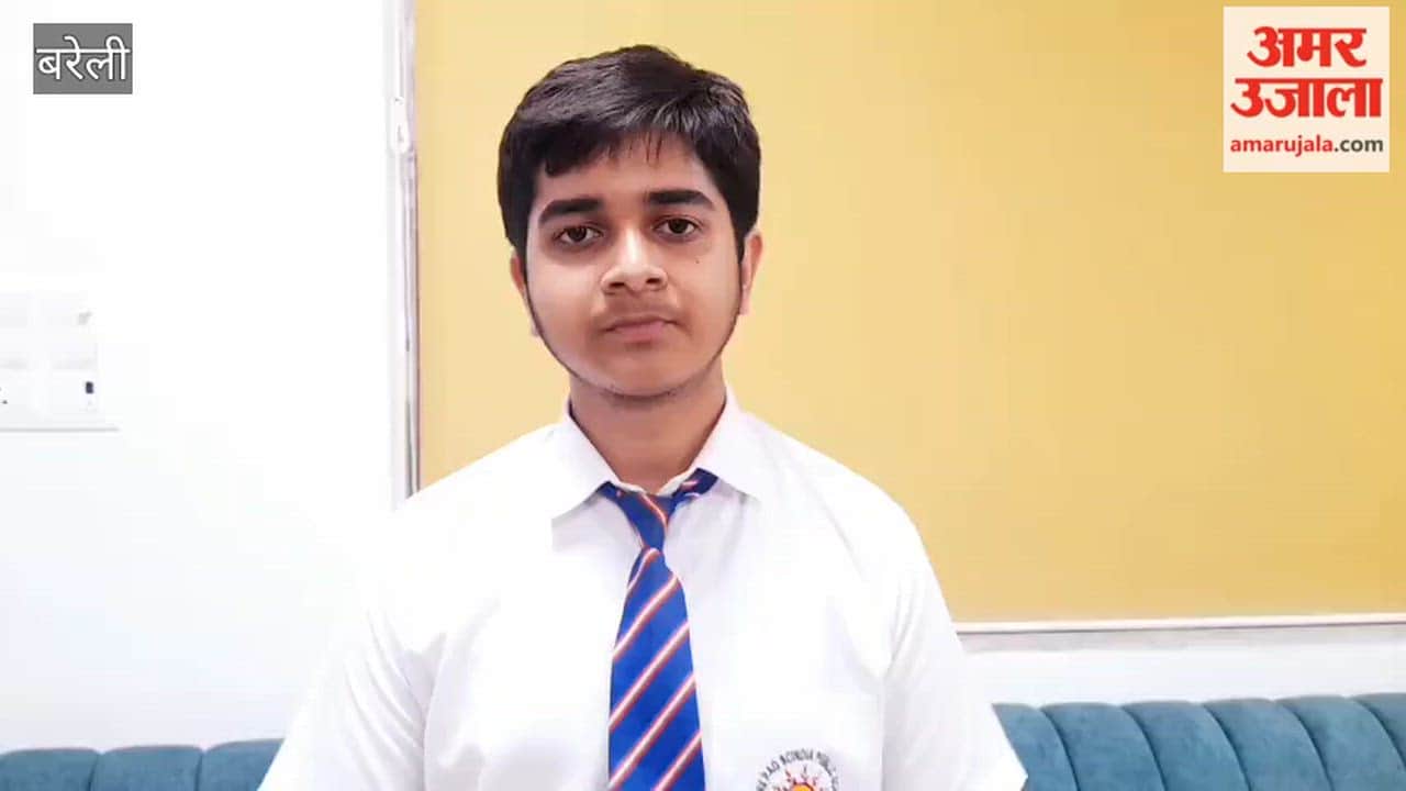 Adi Kulshreshtha of Bareilly secured 98.7 percent marks in the tenth grade