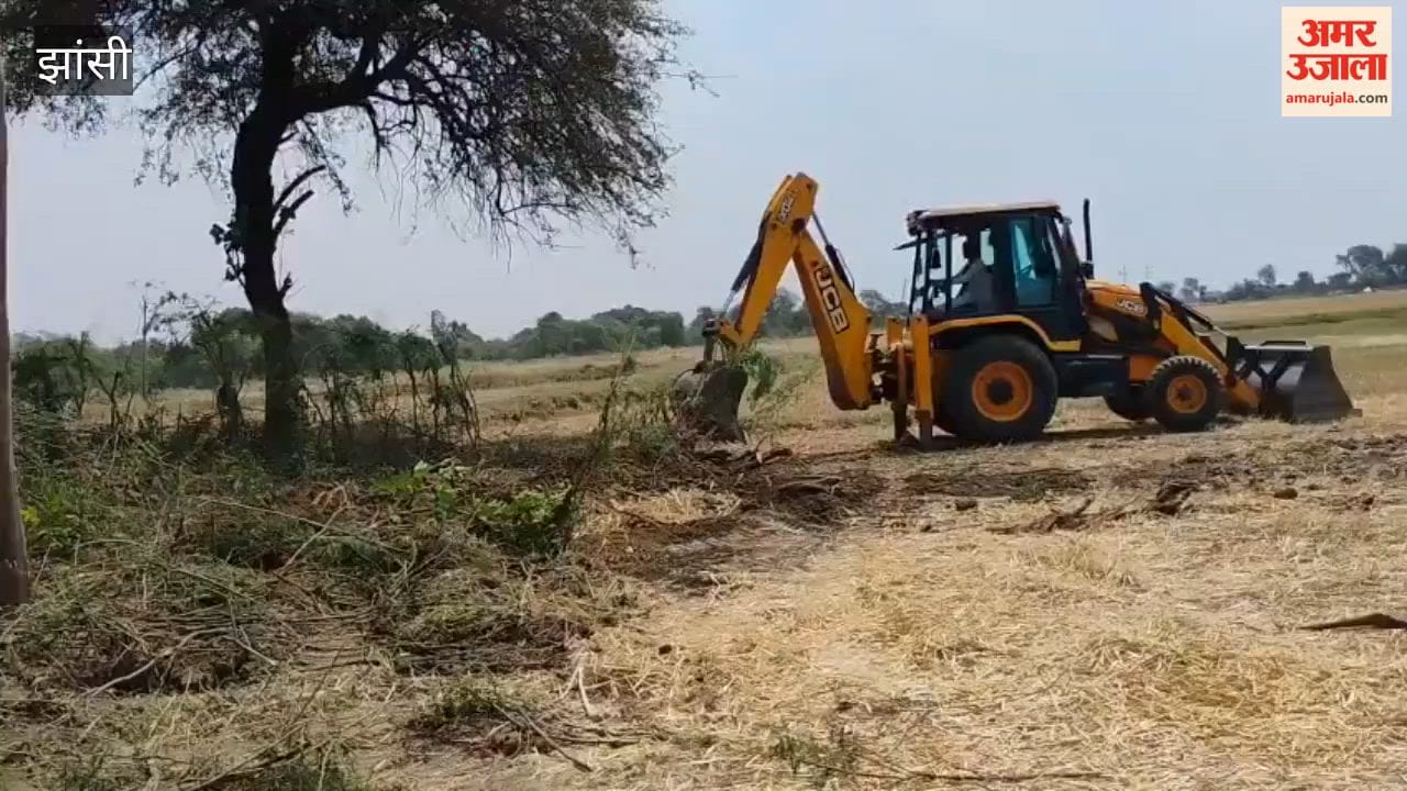Jhansi: Anti-social elements damaged the statue of Baba Saheb, administration is preparing to install another one.