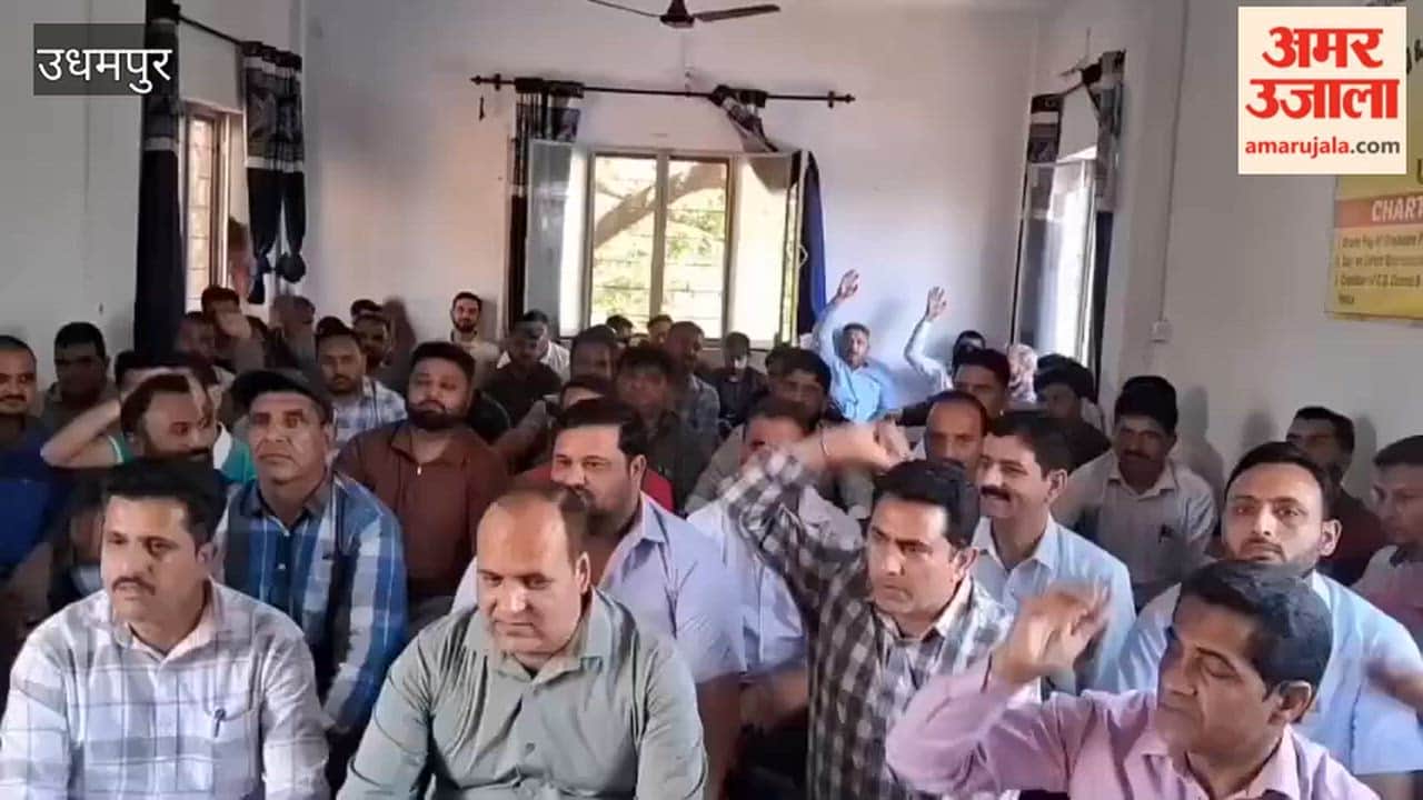 Udhampur: Patwaris' agitation intensifies in Udhampur over pending demands