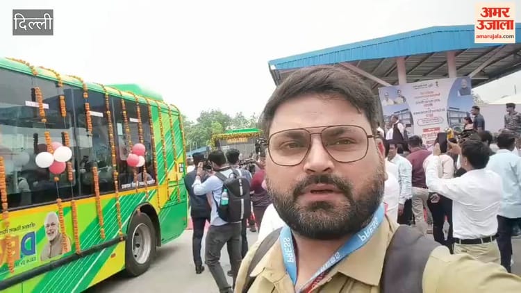 दिल्ली को मिली 200 नई ईवी बसों की सौगात, सीएम रेखा गुप्ता ने दिखाई हरी झंडी