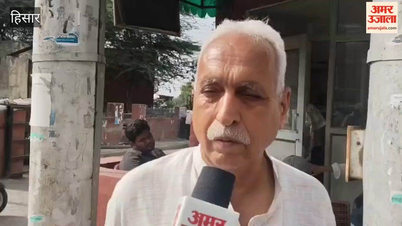 Farmers in Hisar face difficulties regarding gate passes; farmers are queuing up in lines.