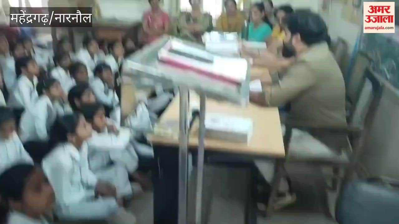 Female Students Informed About HPV Vaccination at the 'Aparajita' Program in Mahendragarh