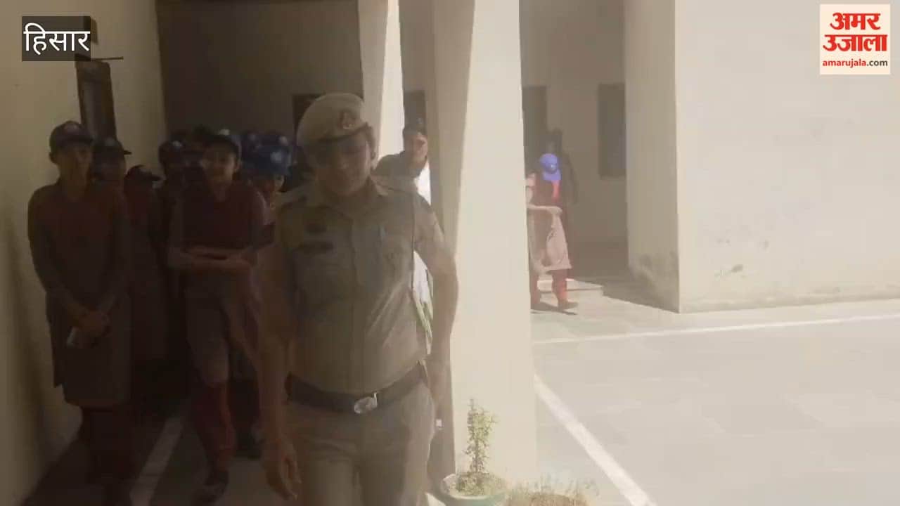 In Hisar, DSP Shraddha Singh stated: "Female students should be aware of their rights; if anything goes wrong, inform us."