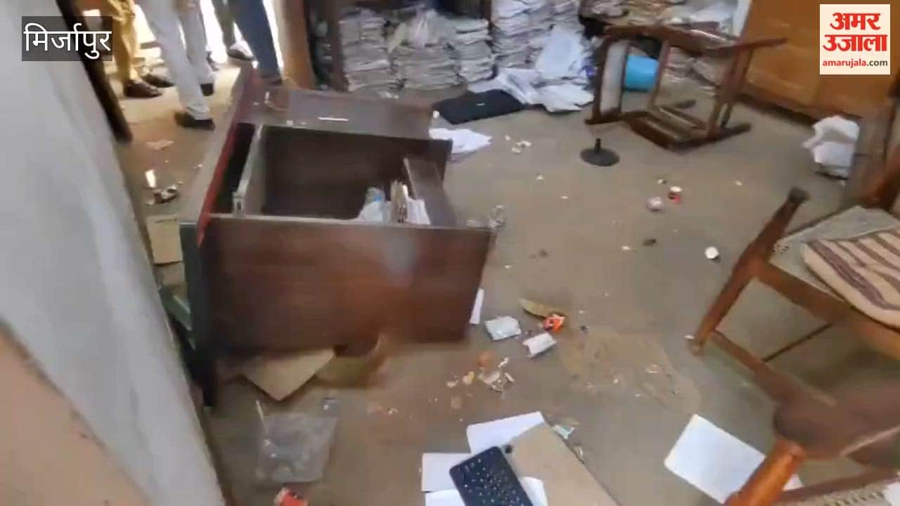 Advocates Vandalize SDM Sadar Court mirzapur