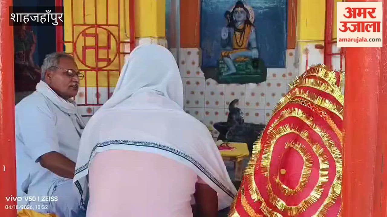 PTI married his girlfriend at a temple in Shahjahanpur