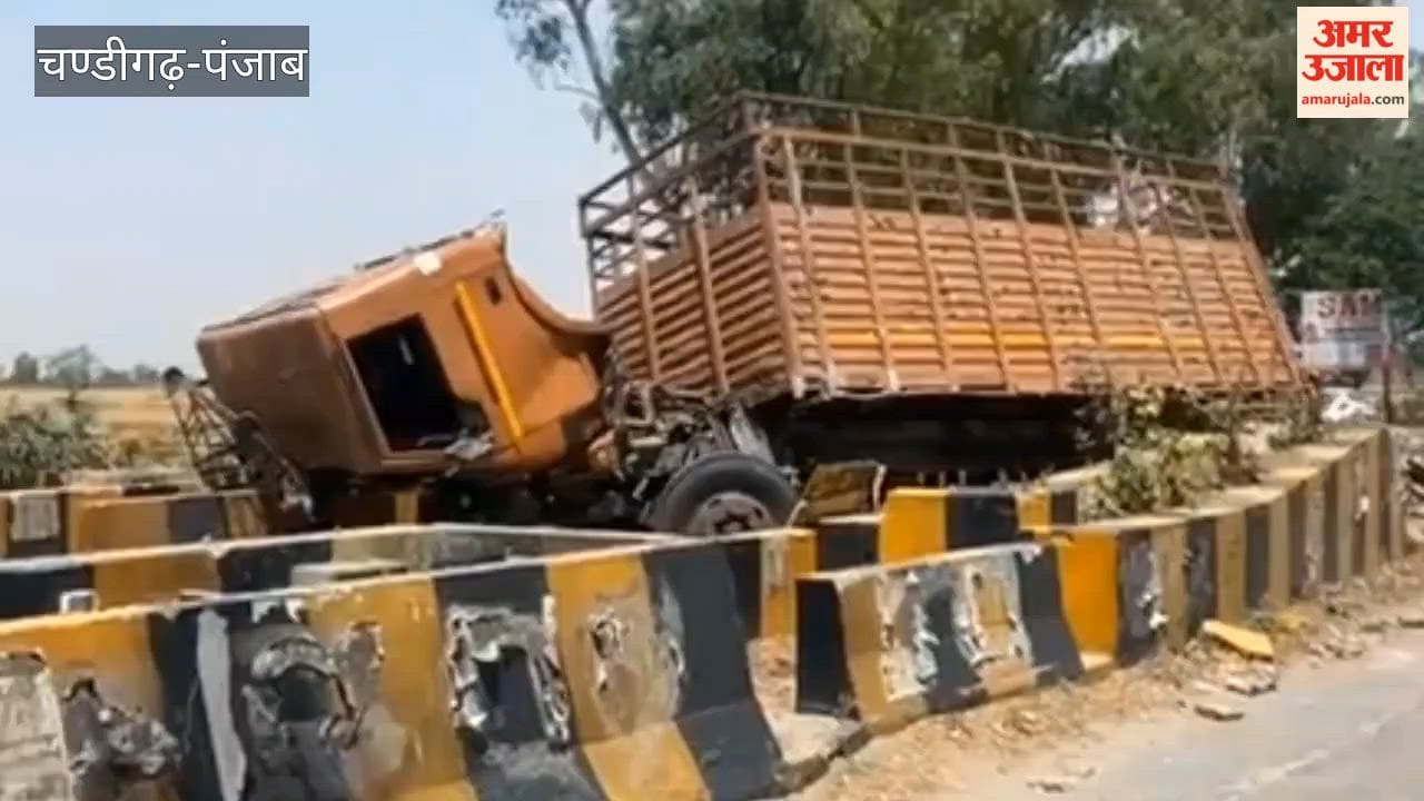 The dividers at the Mahmujia toll plaza in Guru Har Sahai have turned into death traps.
