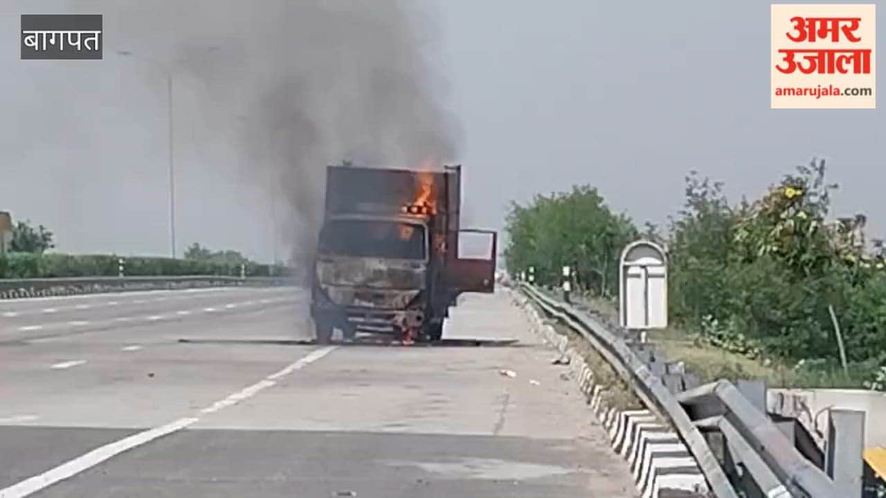 Truck Catches Fire While Moving on Eastern Peripheral Expressway in Baghpat; Driver Saves Life by Jumping Out