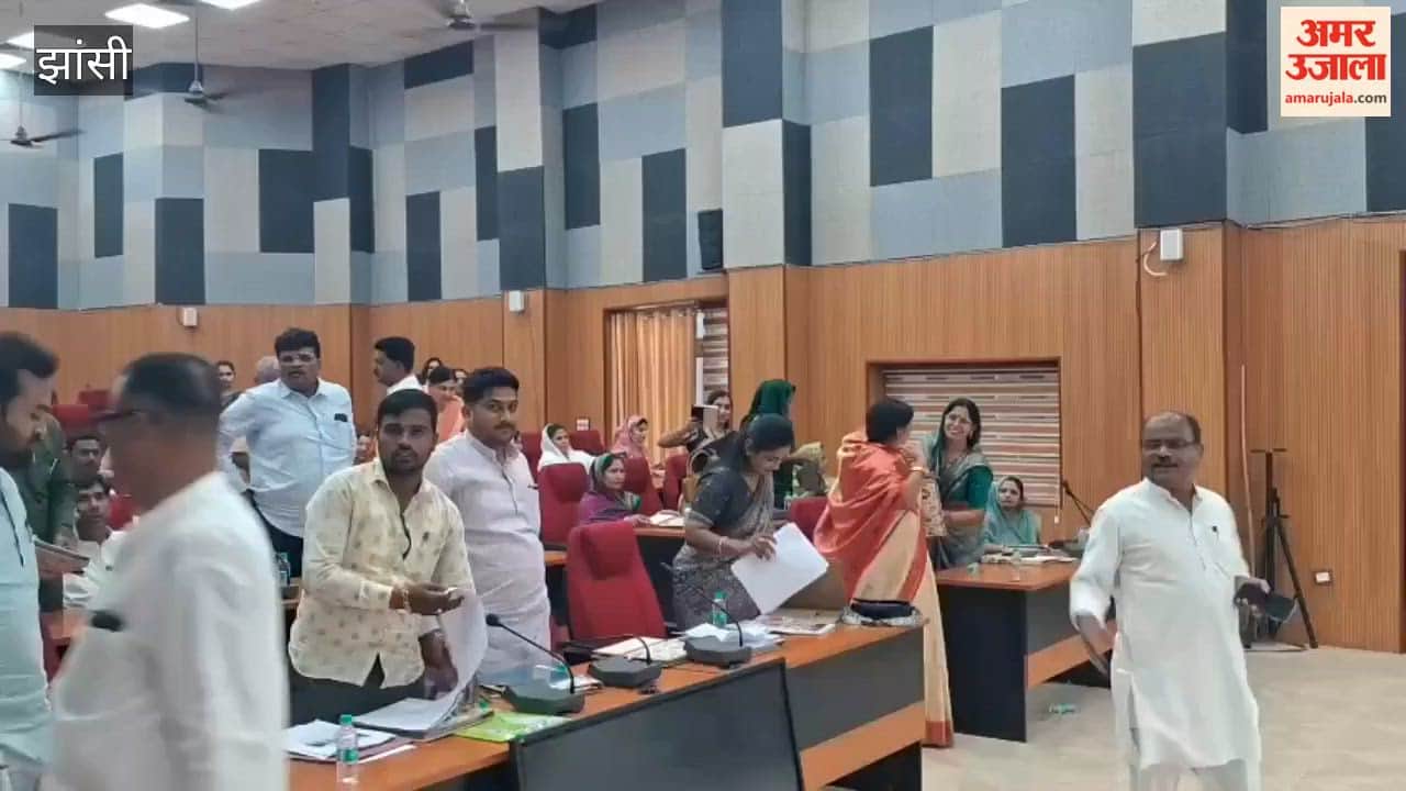 Councillors staged a protest and boycotted the Municipal Corporation House meeting after it started late.