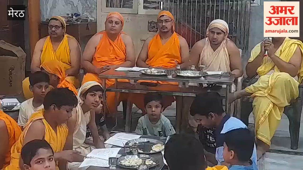 Meerut: Poojan Prakshal camp organized in Jain temple