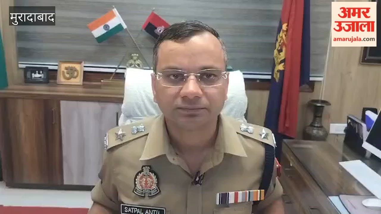 Moradabad, parents were stabbed to death in front of their children