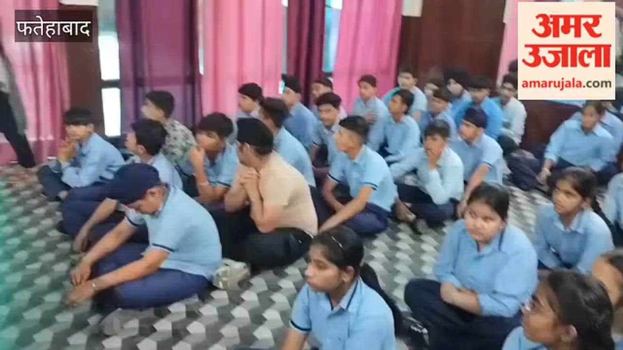 Albendazole tablets administered to children in Tohana of Fatehabad, on National Deworming Day