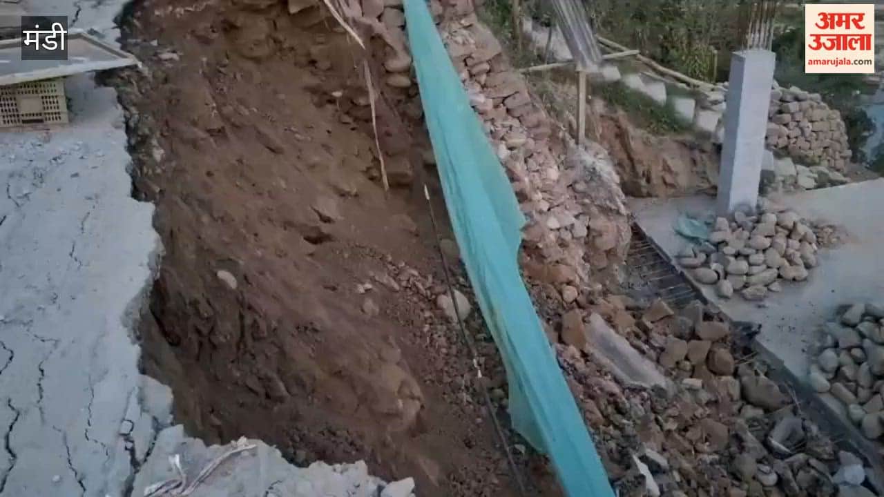 Mandi: Road caves in near Kaichi Mor; Sarkaghat-Dharampur route completely blocked