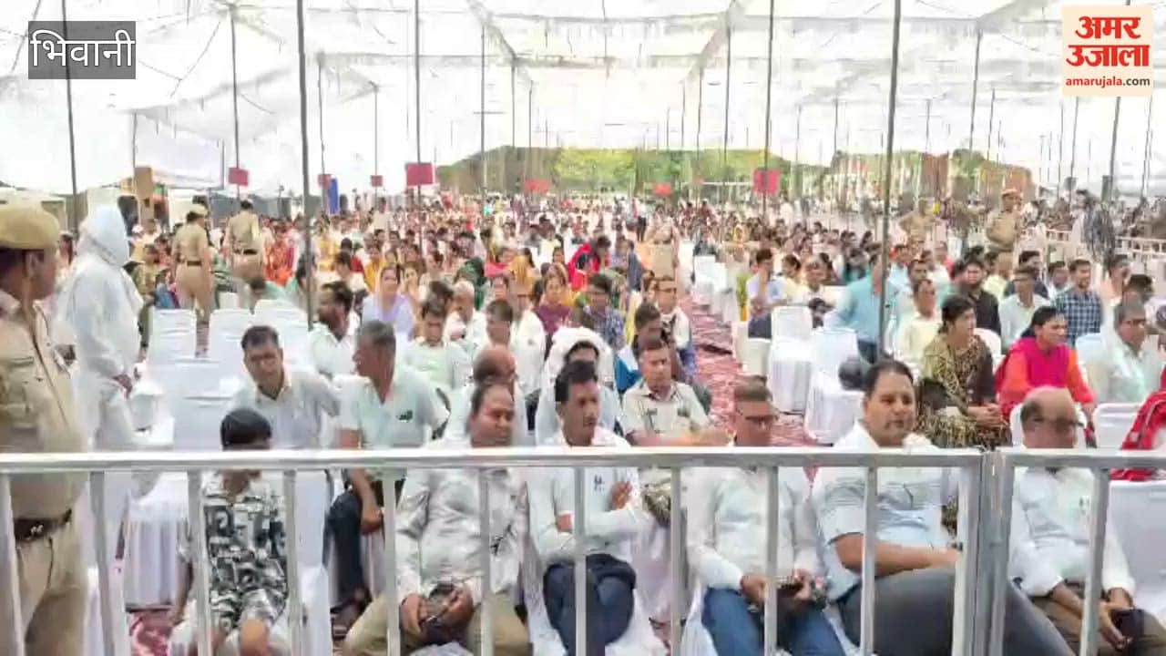 Gujarat Governor Acharya Devvrat taught natural farming and values to teachers across the state.