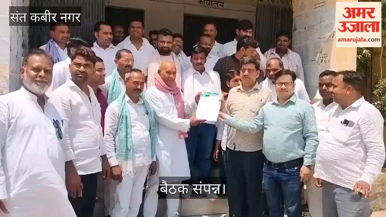 Pradhans demanded extension of tenure and submitted memorandum.