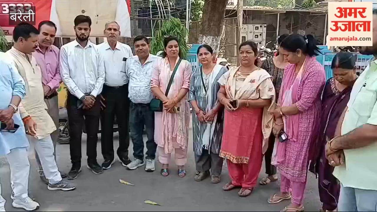 Women Stage Protest at Collectorate Demand Removal of Liquor Shop from Laxminagar in Bareilly
