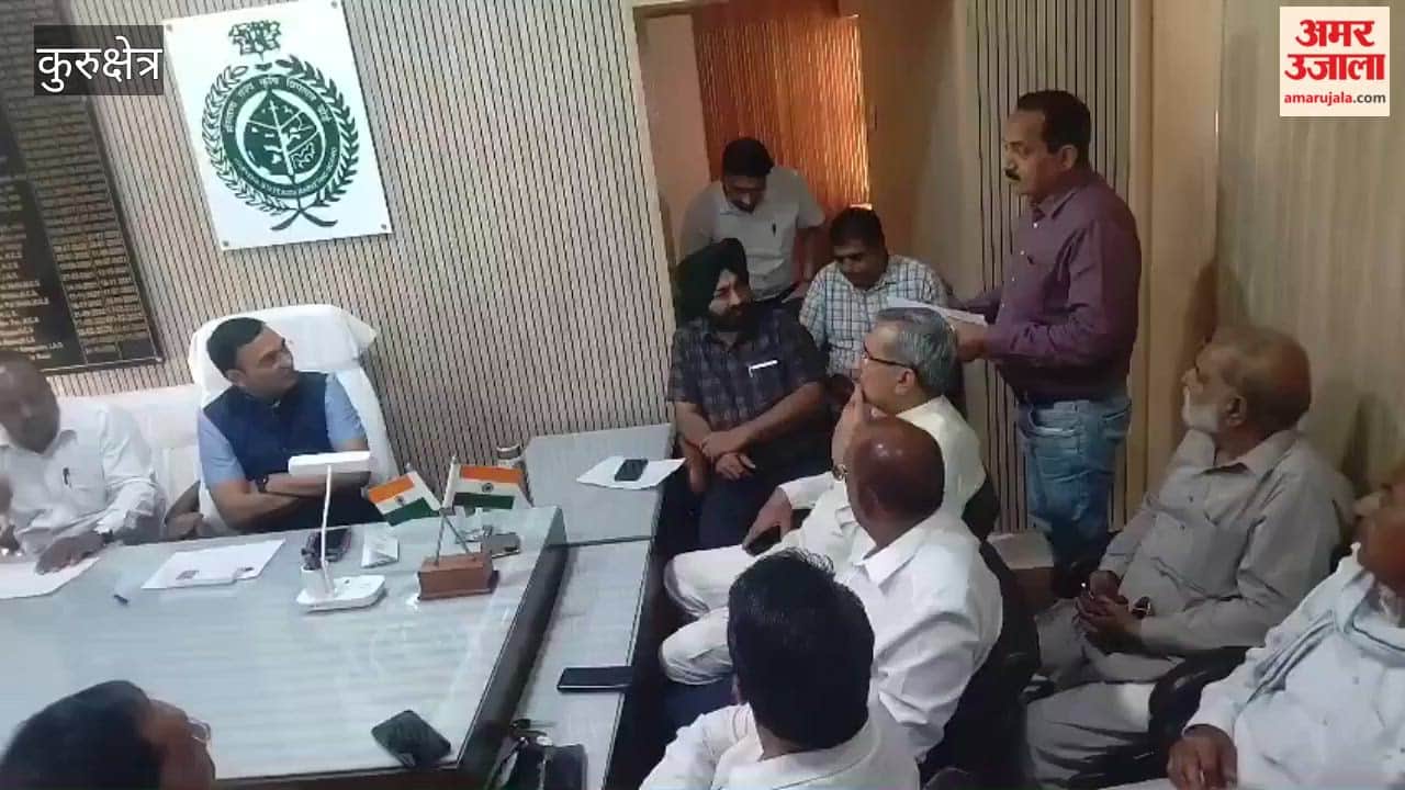 Arhtiyas in Kurukshetra are furious over slow wheat lifting.