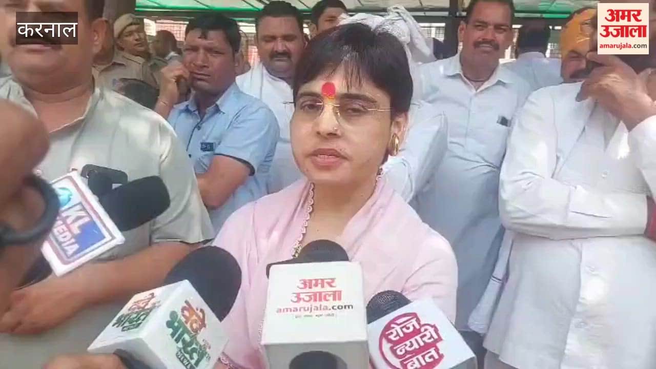 Hundreds of people reached the district secretariat demanding the arrest of the accused in the Suraj murder case.