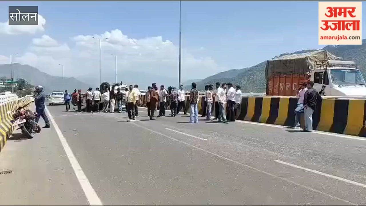 Video: Wedding Guests' Scorpio Overturns on Chambaghat Rail Overbridge; All Safe
