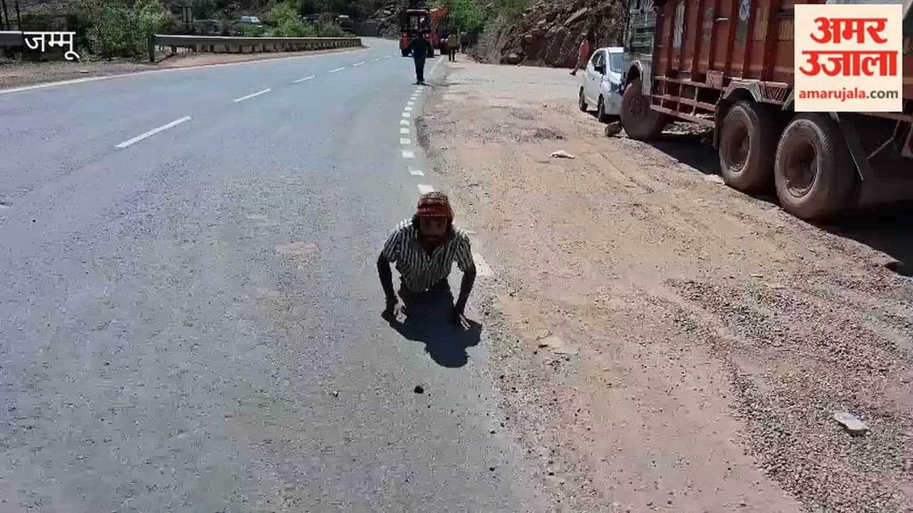 Devotee absorbed in devotion of Bhole Baba, completes 1400 km journey from Dandavat Yatra