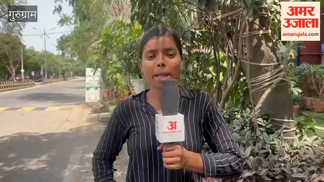 Poor cleaning of toilets in Sadar Bazaar in Gurugram