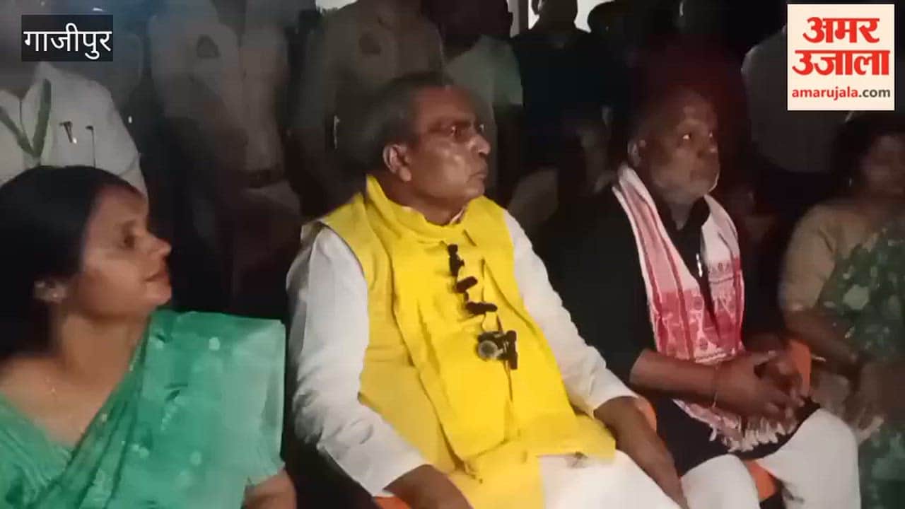 Panchayati Raj Minister Hands Over Check 5 Lakh in Financial Assistance Bereaved Family