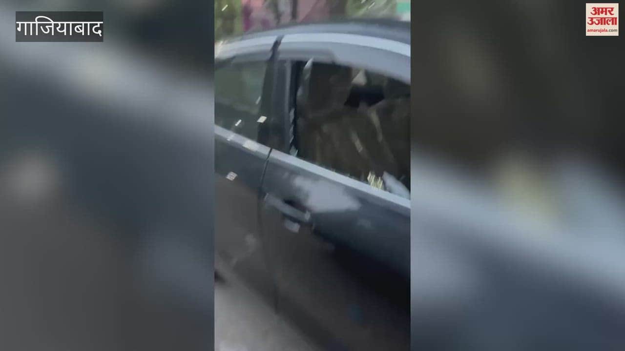 ghaziabad Youth Congress District President Asif Saifi attacked with baseball bat