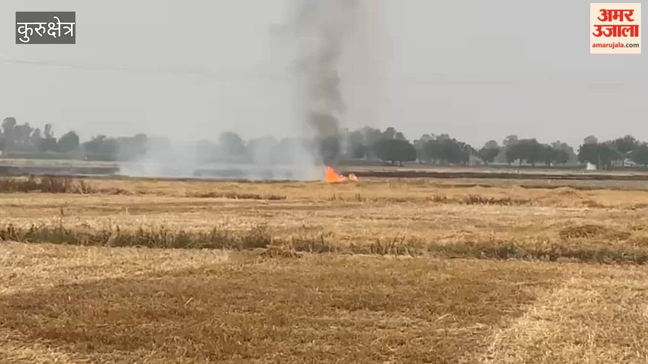 Fire in fields near Kirmach village in Kurukshetra; 20 acres of crop stubble reduced to ash.
