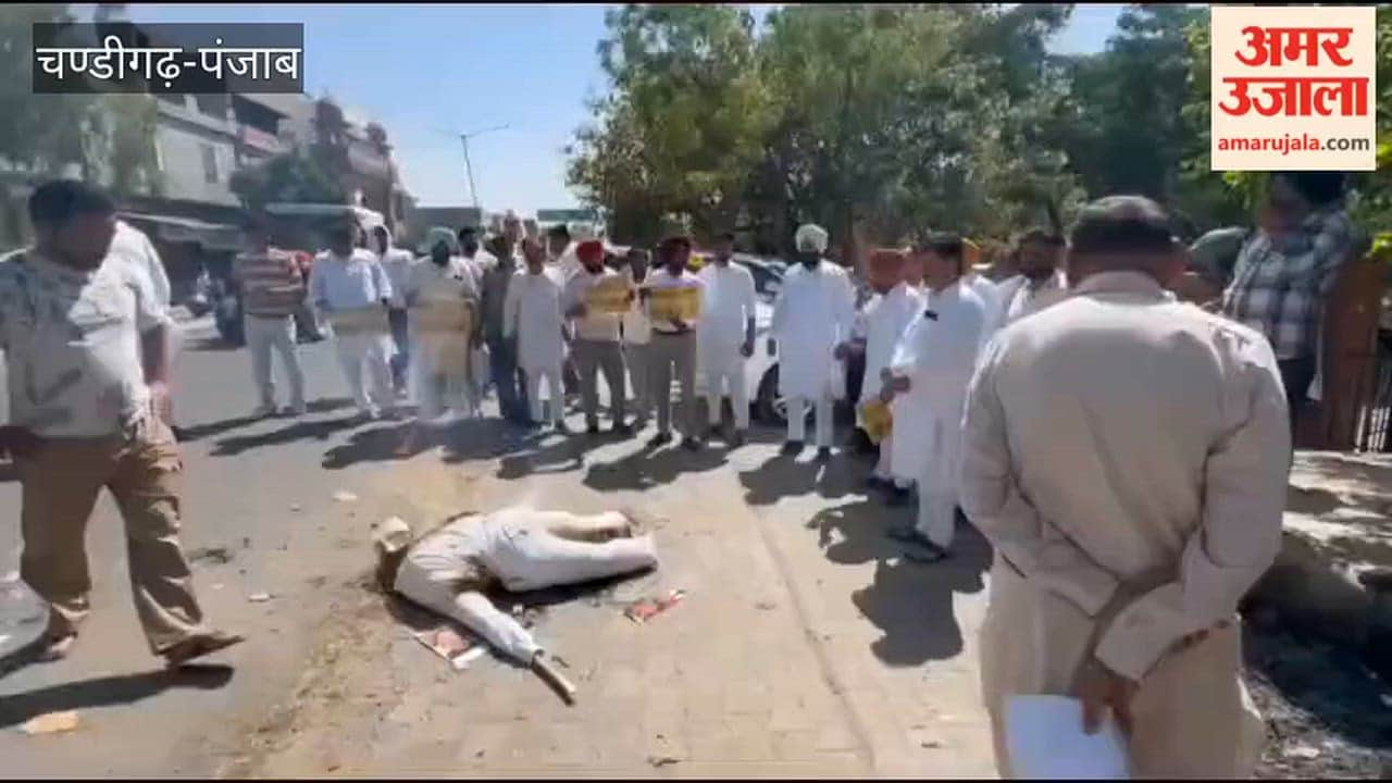 Effigies of leaders who quit the party—including Raghav Chadha—were burnt in Guru Har Sahai.
