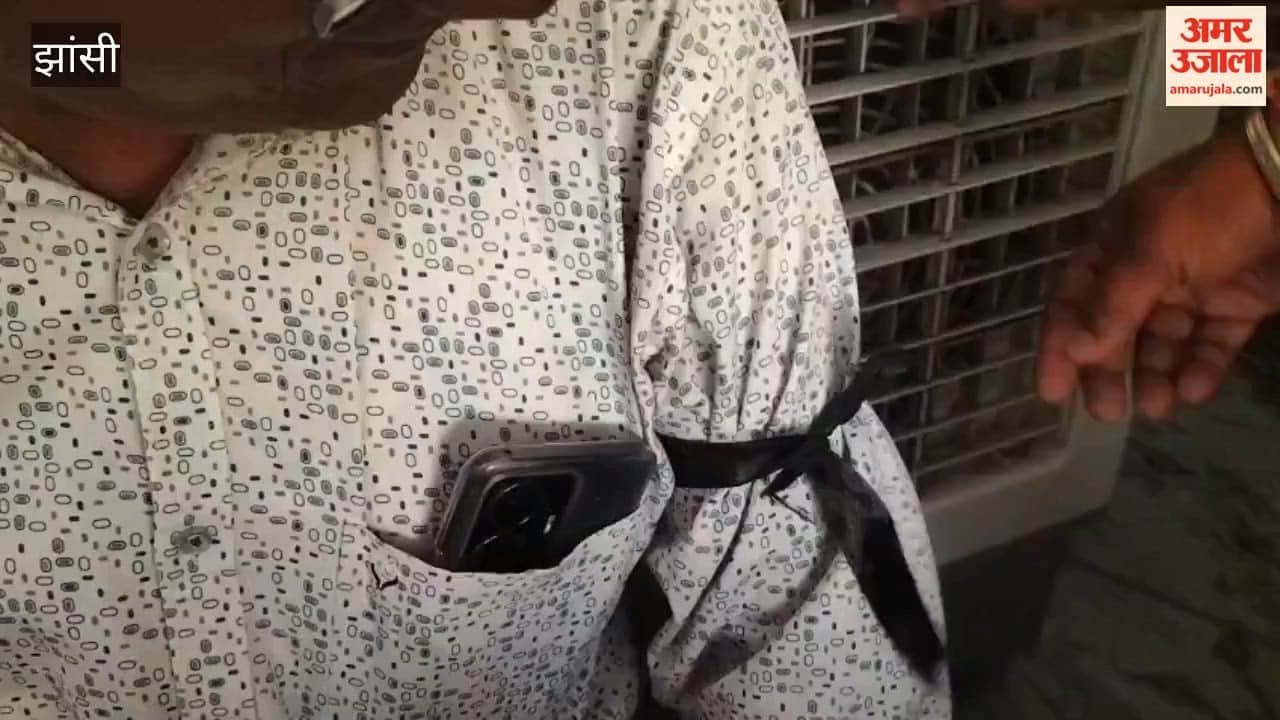 Traders wear black bands to protest against prepaid meters, threaten market closure if smart meters are not removed