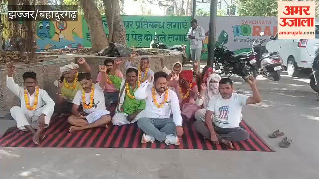 Municipal council employees started a hunger strike to press for their demands.