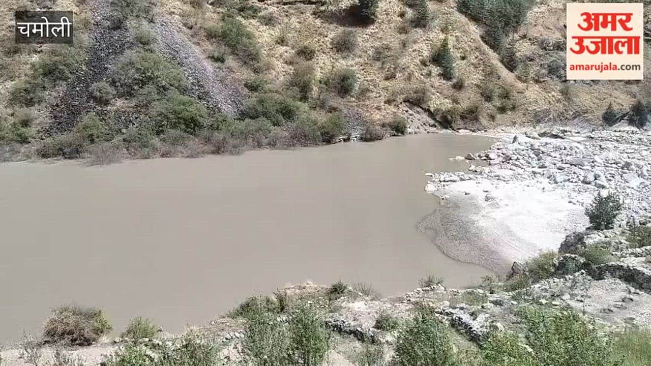 Snow Melting in High Himalayan Regions Due to Heat; Lake-like Situation Develops in River as Debris Accumulates Near Tamak Village