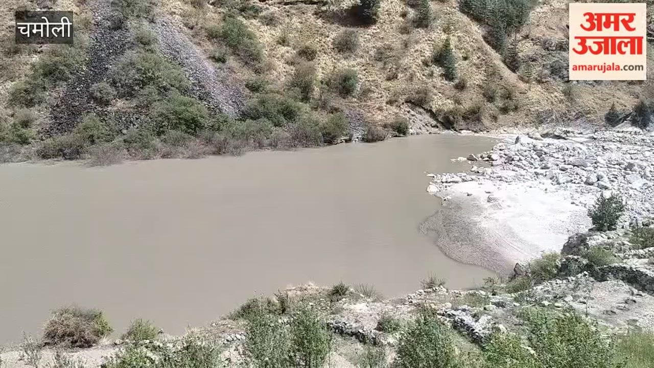 Snow Melting in High Himalayan Regions Due to Heat; Lake-like Situation Develops in River as Debris Accumulates Near Tamak Village