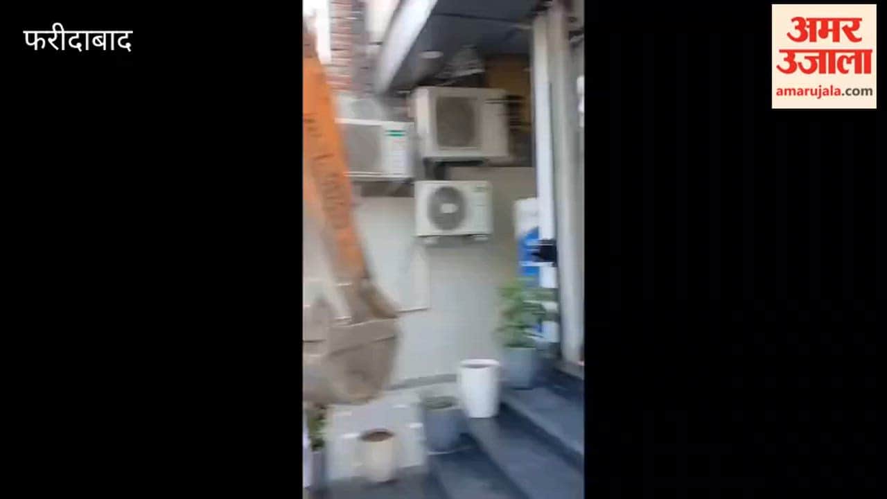 Crackdown on Encroachments in Faridabad JCBs Deployed in Sector 7 and 10 Markets