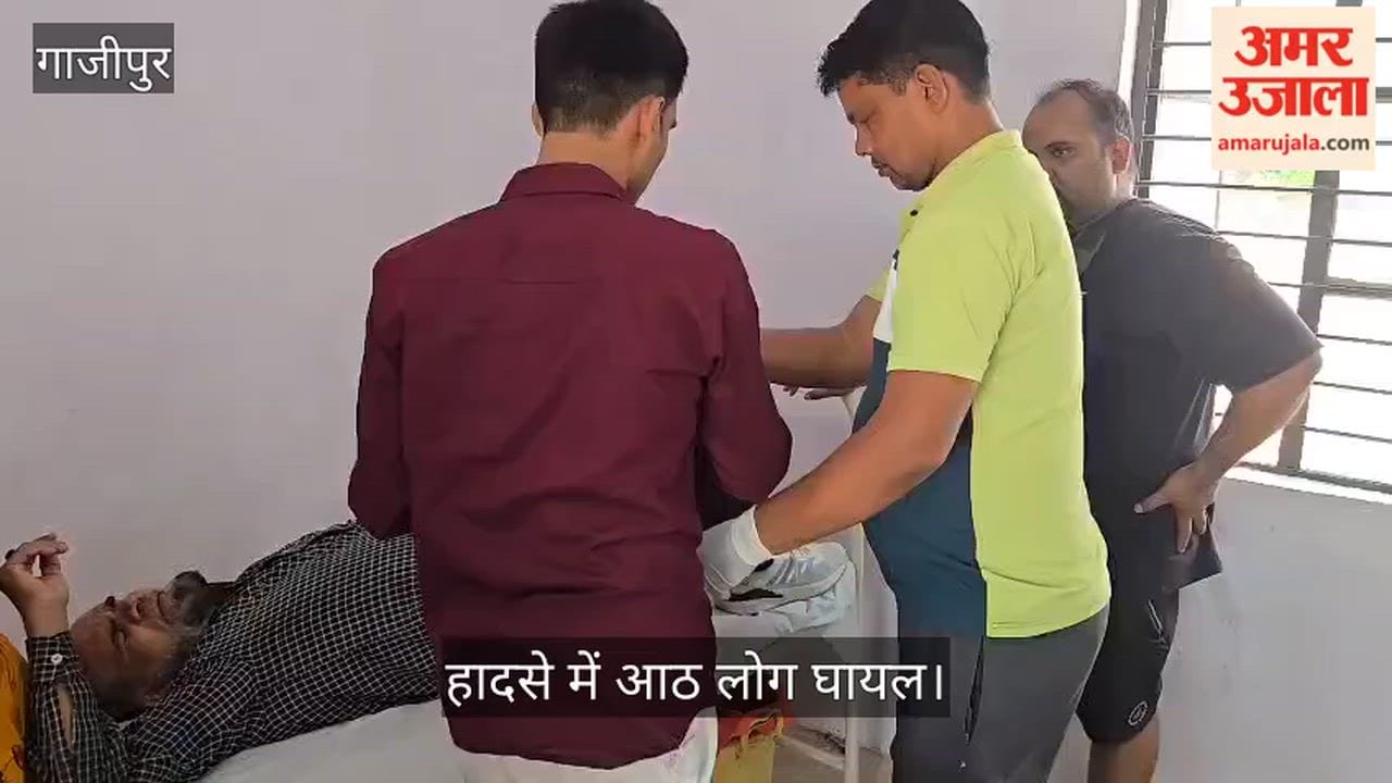 Auto-rickshaw overturns after collision with bike; eight injured in accident