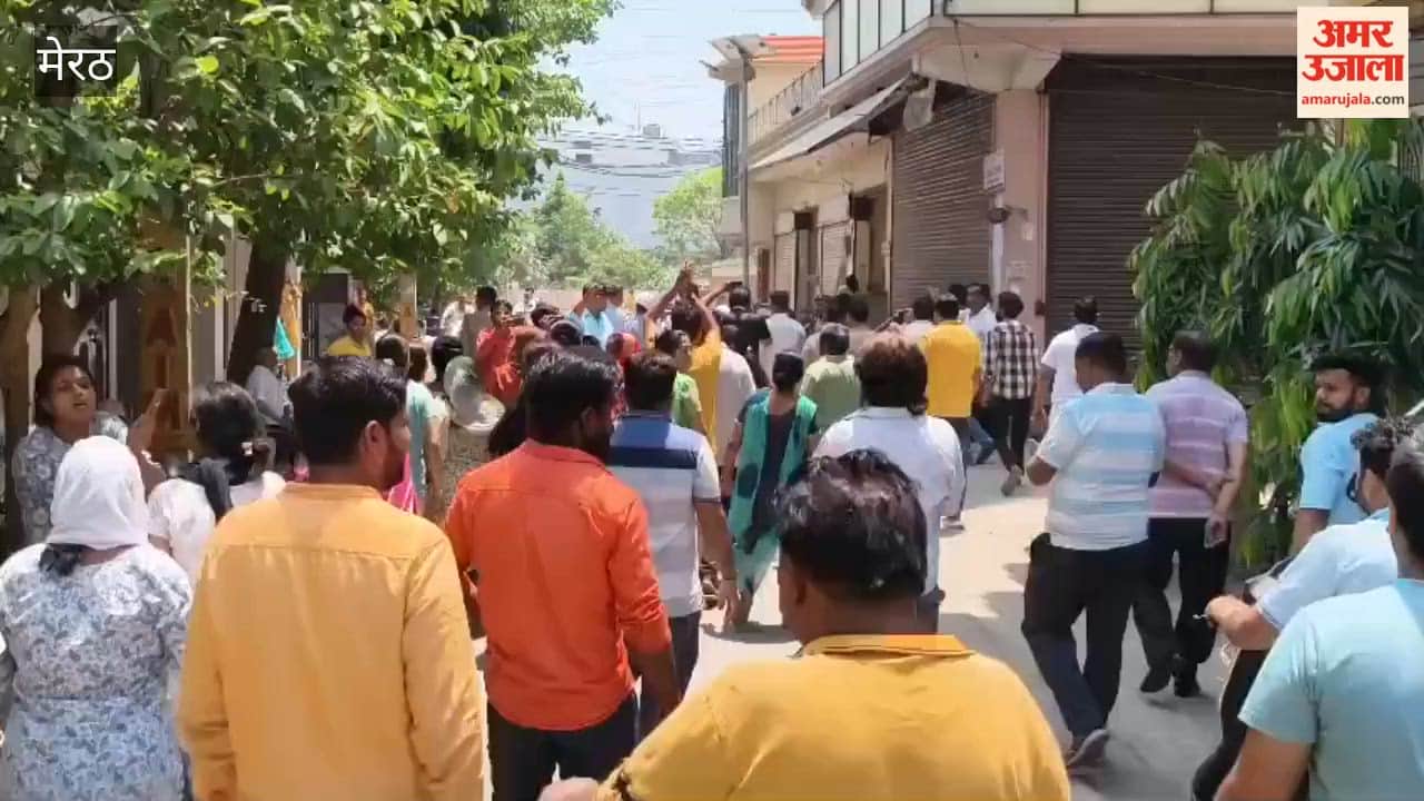 Meerut: Housing Development Team Met with Opposition While Pasting Notices in Central Market