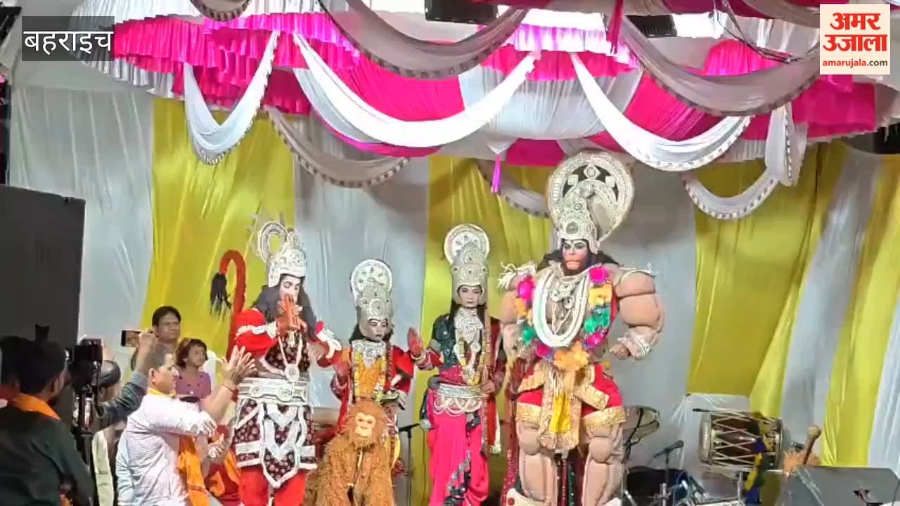रुपईडीहा में मां दुर्गा के दरबार में सजी भक्ति की महफिल, कलाकारों ने बांधा समां