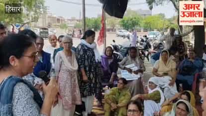 Women organizations staged a sit-in demanding 33 percent representation for women in Parliament