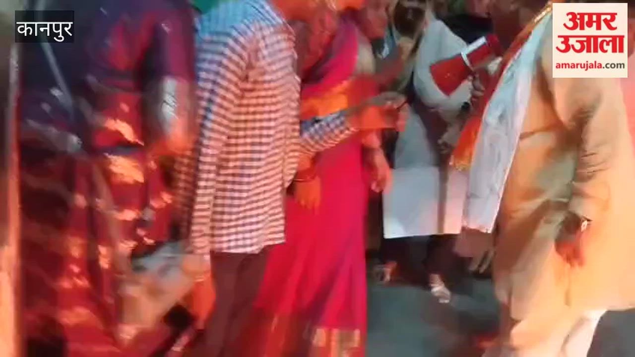 Kanpur: Women Stage 'Jan Akrosh Yatra' and Raise Slogans