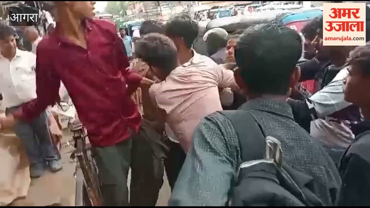 Auto-rickshaw driver brutally beaten in Agra