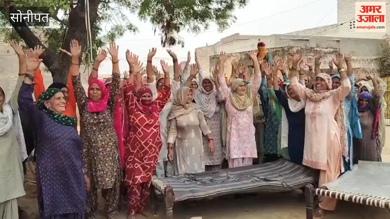 Protest for mobile tower in village
